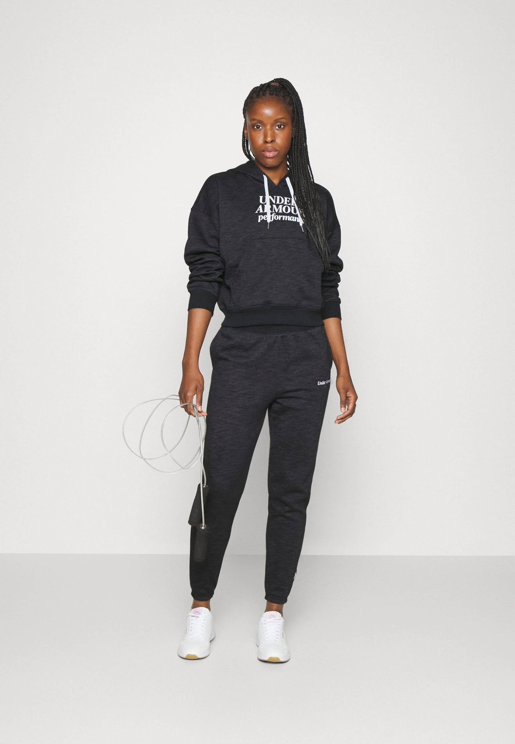 Under Armour ESSENTIAL SCRIPT PANT - Spodnie Treningowe - Black/jet Gray/white - obrazek 2