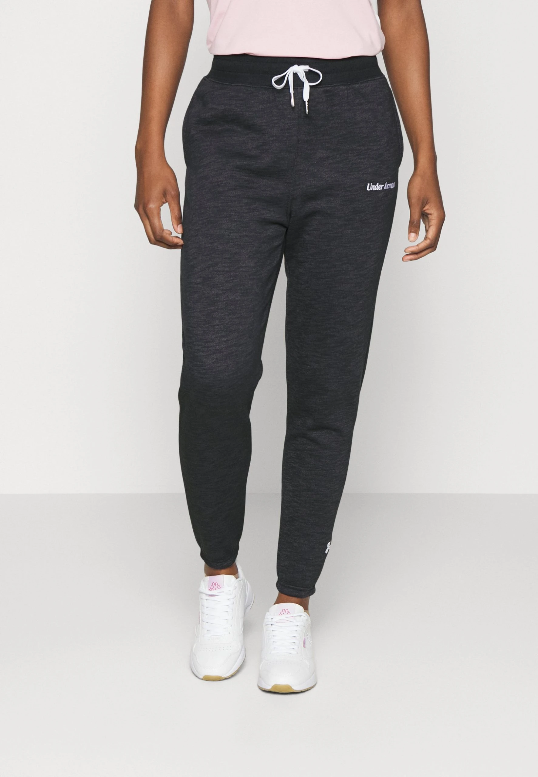 Under Armour ESSENTIAL SCRIPT PANT - Spodnie Treningowe - Black/jet Gray/white