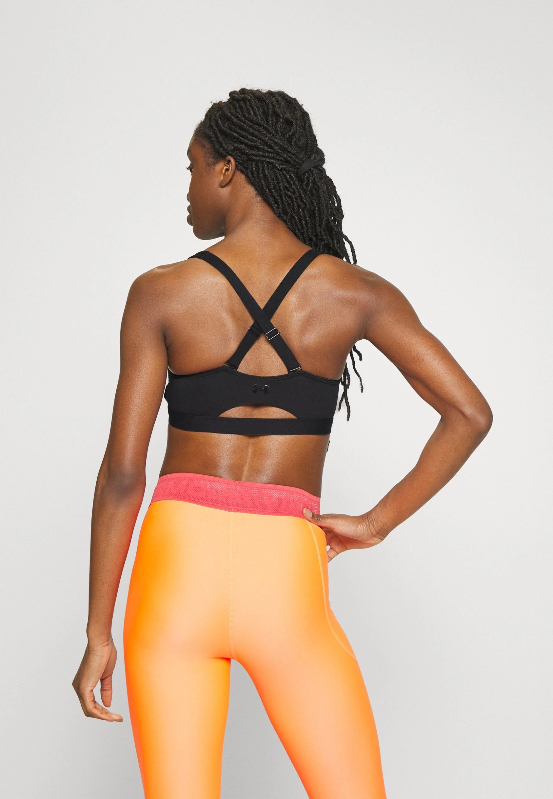 Under Armour SMARTFORM EVOLUTION MID - Stanik Sportowy Z średnim Wsparciem - Black - obrazek 4