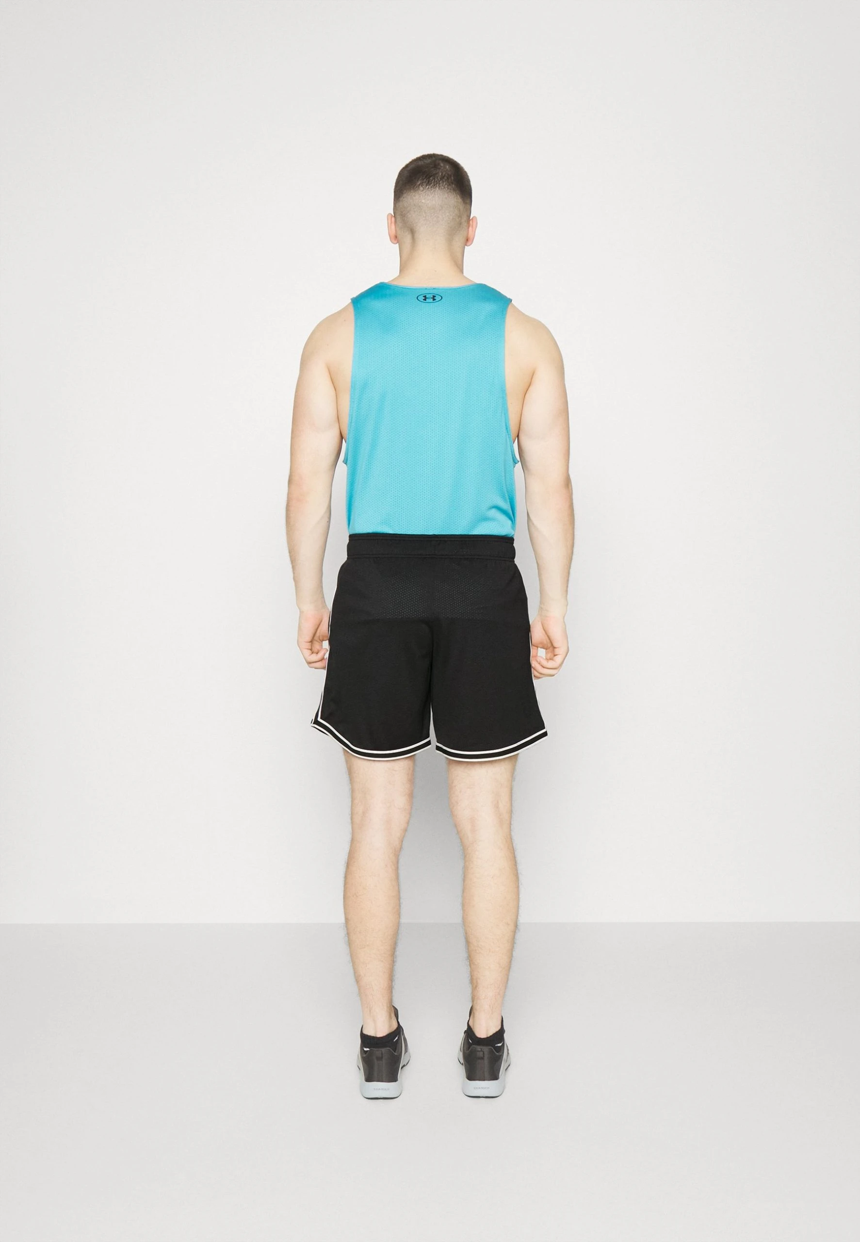 Under Armour PENNY - Krótkie Spodenki Sportowe - Black/white - obrazek 5