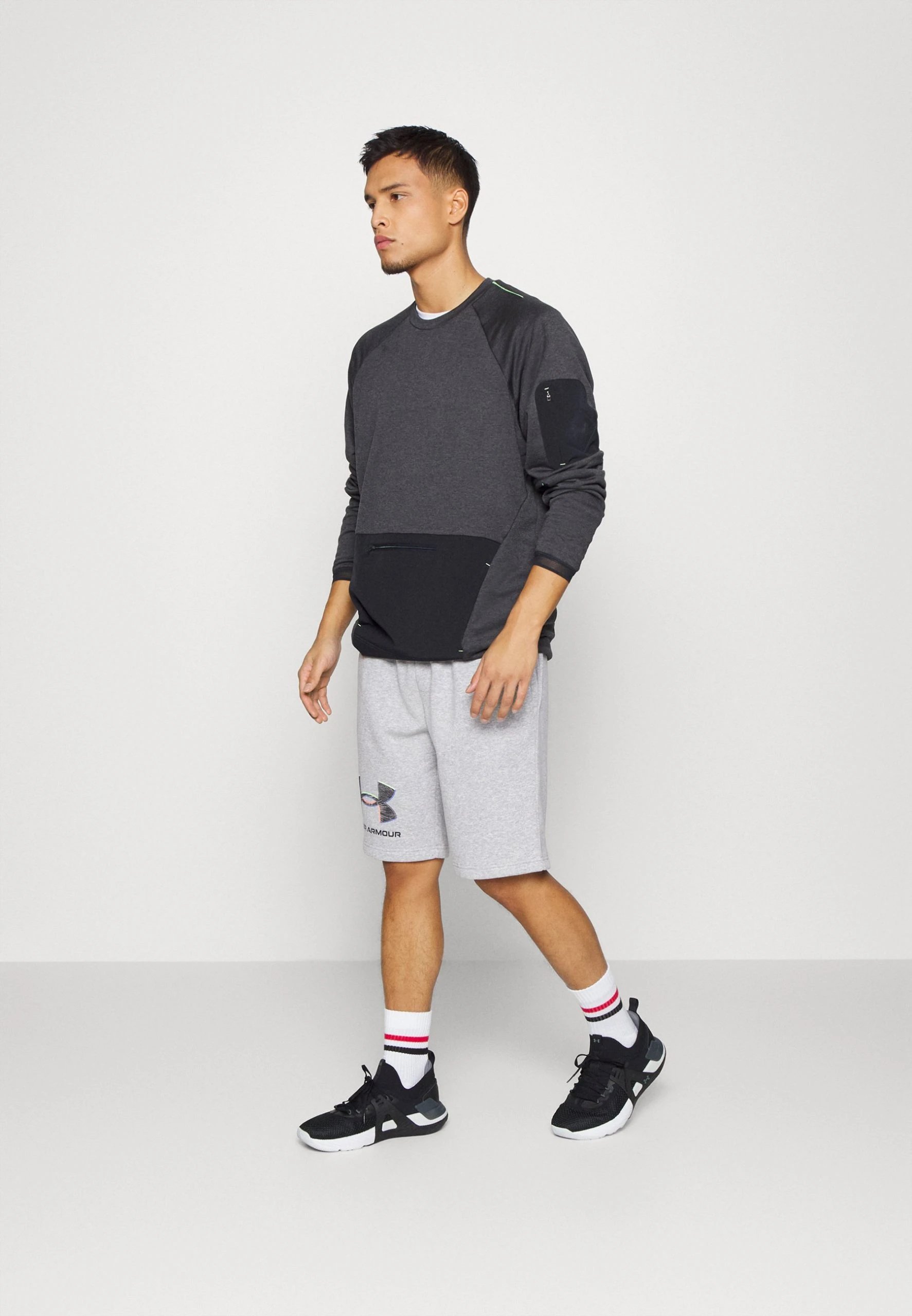 Under Armour RIVAL GRAPHIC SHORT - Krótkie Spodenki Sportowe - Mod Gray Light Heather/black - obrazek 2